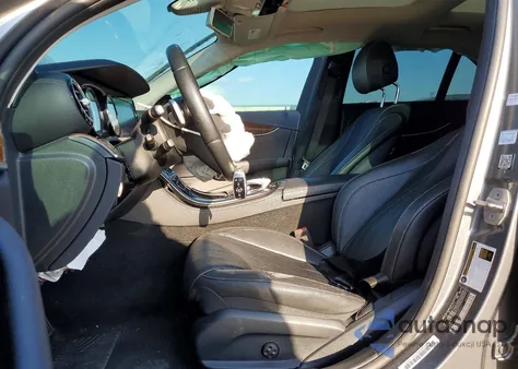 2018 Mercedes-Benz E 300 4Matic z USA, uszkodzony, nr VIN WDDZF4KB4JA295407